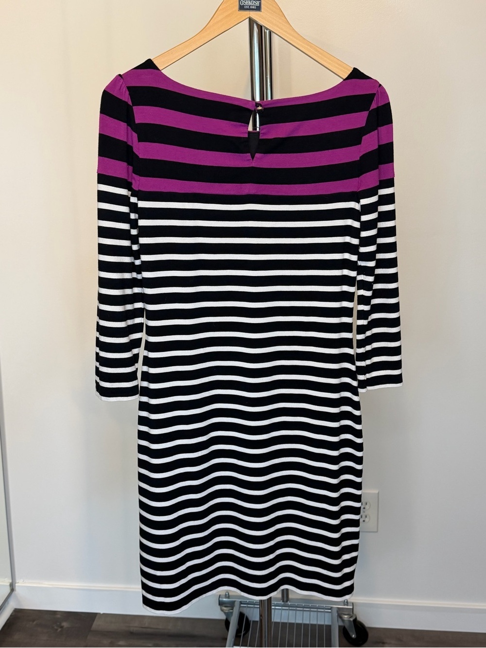 White House Black Market Berry Black 3/4 Sleeve Striped Knit Shift Dress Size XS - Picture 8 of 12